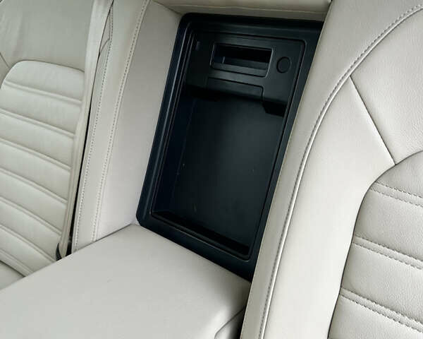 Белый Фольксваген Пассат, объемом двигателя 3.6 л и пробегом 136 тыс. км за 10000 $, фото 24 на Automoto.ua