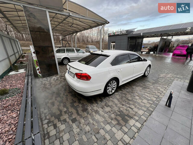 Білий Фольксваген Пассат, об'ємом двигуна 2.48 л та пробігом 267 тис. км за 11000 $, фото 4 на Automoto.ua