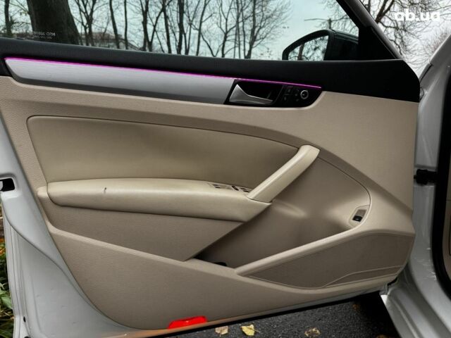 Белый Фольксваген Пассат, объемом двигателя 2.5 л и пробегом 190 тыс. км за 10790 $, фото 9 на Automoto.ua