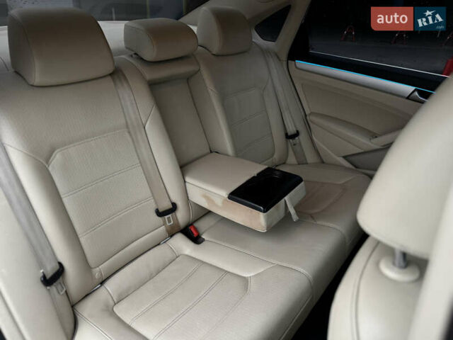 Белый Фольксваген Пассат, объемом двигателя 2.5 л и пробегом 188 тыс. км за 10590 $, фото 48 на Automoto.ua