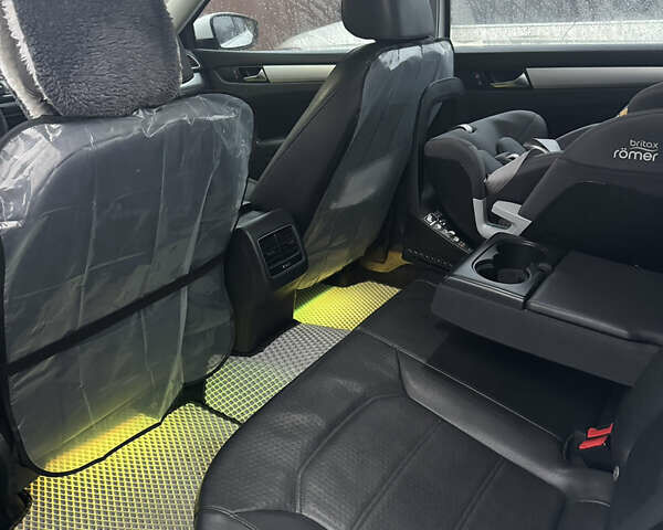 Білий Фольксваген Пассат, об'ємом двигуна 2.5 л та пробігом 201 тис. км за 10400 $, фото 14 на Automoto.ua