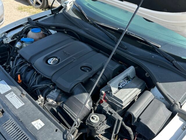 Белый Фольксваген Пассат, объемом двигателя 2.5 л и пробегом 247 тыс. км за 9200 $, фото 14 на Automoto.ua