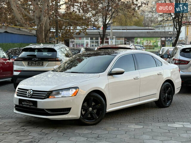 Белый Фольксваген Пассат, объемом двигателя 2.48 л и пробегом 125 тыс. км за 9900 $, фото 9 на Automoto.ua