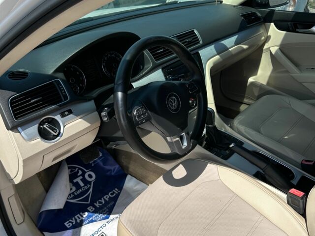 Белый Фольксваген Пассат, объемом двигателя 2.5 л и пробегом 247 тыс. км за 9200 $, фото 13 на Automoto.ua