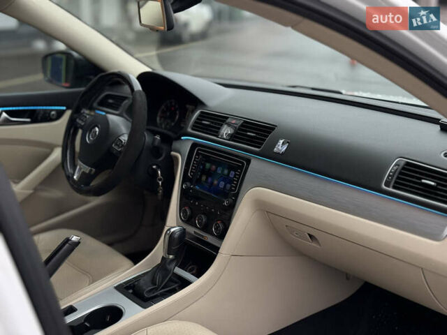 Белый Фольксваген Пассат, объемом двигателя 2.5 л и пробегом 188 тыс. км за 10590 $, фото 53 на Automoto.ua