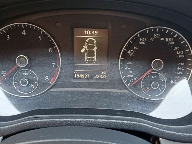 Білий Фольксваген Пассат, об'ємом двигуна 2.5 л та пробігом 194 тис. км за 10000 $, фото 17 на Automoto.ua