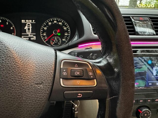 Белый Фольксваген Пассат, объемом двигателя 2.5 л и пробегом 190 тыс. км за 10790 $, фото 17 на Automoto.ua