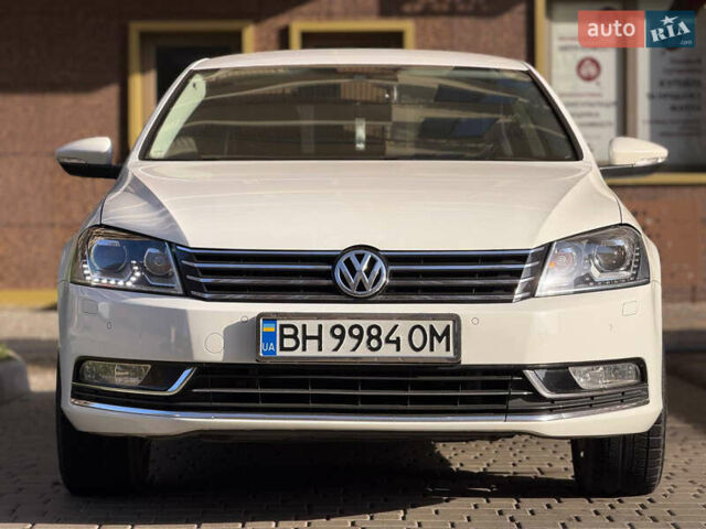 Белый Фольксваген Пассат, объемом двигателя 1.8 л и пробегом 170 тыс. км за 13200 $, фото 6 на Automoto.ua