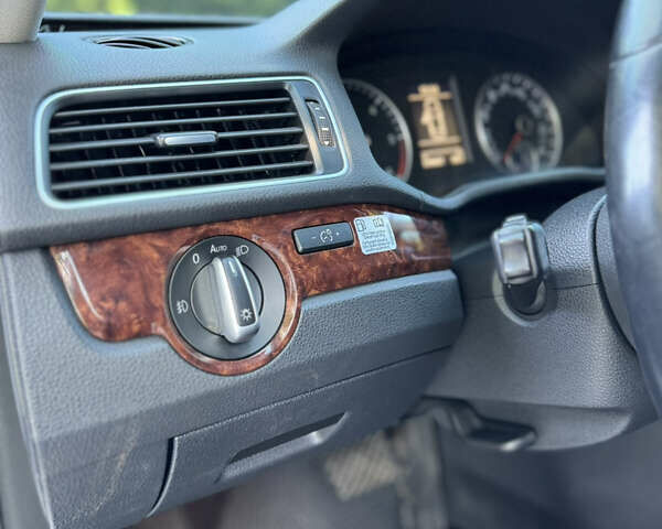 Белый Фольксваген Пассат, объемом двигателя 2 л и пробегом 178 тыс. км за 13000 $, фото 40 на Automoto.ua