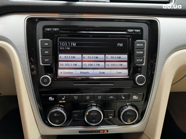 Белый Фольксваген Пассат, объемом двигателя 2.5 л и пробегом 225 тыс. км за 10590 $, фото 15 на Automoto.ua