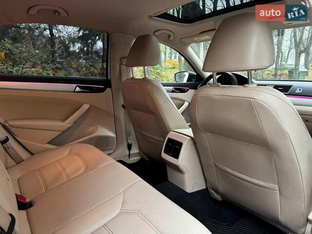 Білий Фольксваген Пассат, об'ємом двигуна 2.5 л та пробігом 190 тис. км за 10790 $, фото 31 на Automoto.ua