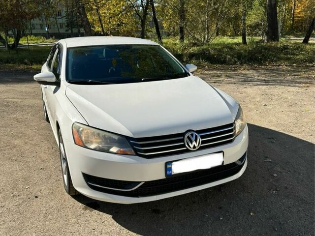 Білий Фольксваген Пассат, об'ємом двигуна 2.5 л та пробігом 209 тис. км за 9300 $, фото 1 на Automoto.ua