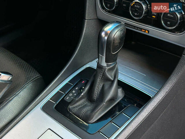 Білий Фольксваген Пассат, об'ємом двигуна 2.5 л та пробігом 277 тис. км за 9440 $, фото 24 на Automoto.ua