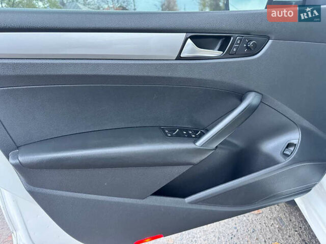 Белый Фольксваген Пассат, объемом двигателя 2.48 л и пробегом 272 тыс. км за 9850 $, фото 13 на Automoto.ua