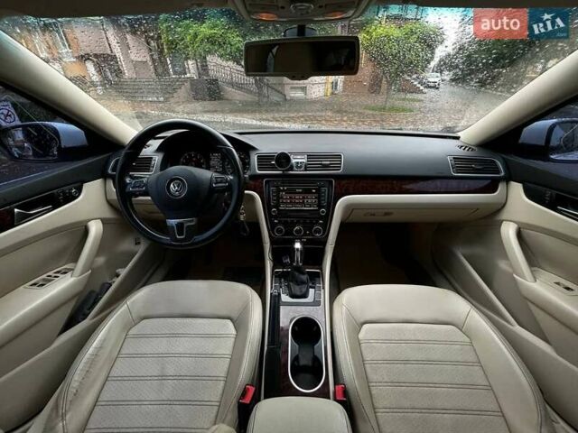 Білий Фольксваген Пассат, об'ємом двигуна 2.48 л та пробігом 217 тис. км за 9400 $, фото 6 на Automoto.ua