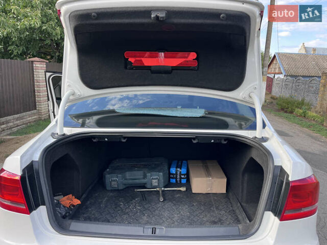 Белый Фольксваген Пассат, объемом двигателя 1.8 л и пробегом 143 тыс. км за 10500 $, фото 26 на Automoto.ua