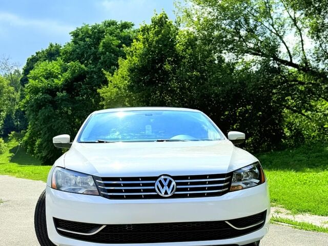 Білий Фольксваген Пассат, об'ємом двигуна 2 л та пробігом 196 тис. км за 10700 $, фото 1 на Automoto.ua