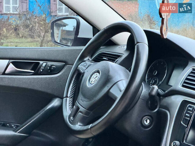 Белый Фольксваген Пассат, объемом двигателя 2.48 л и пробегом 272 тыс. км за 9850 $, фото 17 на Automoto.ua