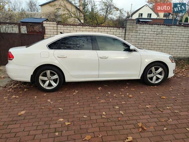 Белый Фольксваген Пассат, объемом двигателя 2.5 л и пробегом 231 тыс. км за 11700 $, фото 3 на Automoto.ua