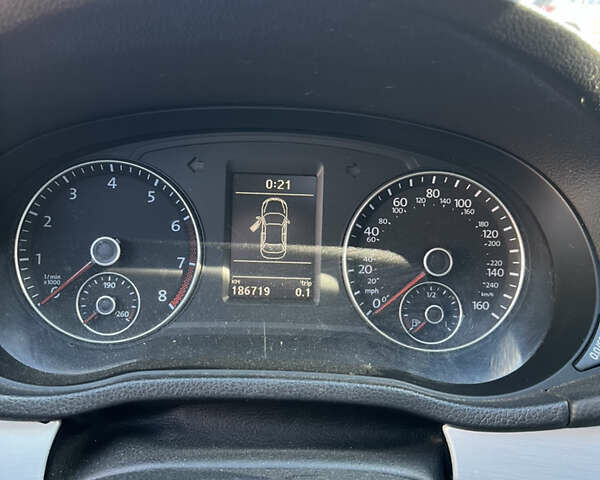 Білий Фольксваген Пассат, об'ємом двигуна 2.5 л та пробігом 186 тис. км за 9900 $, фото 9 на Automoto.ua