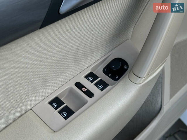 Білий Фольксваген Пассат, об'ємом двигуна 1.97 л та пробігом 190 тис. км за 12200 $, фото 32 на Automoto.ua