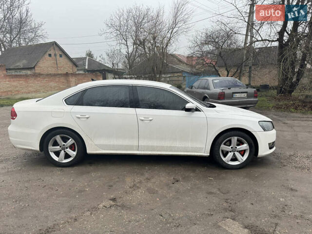 Білий Фольксваген Пассат, об'ємом двигуна 2.5 л та пробігом 201 тис. км за 10400 $, фото 3 на Automoto.ua