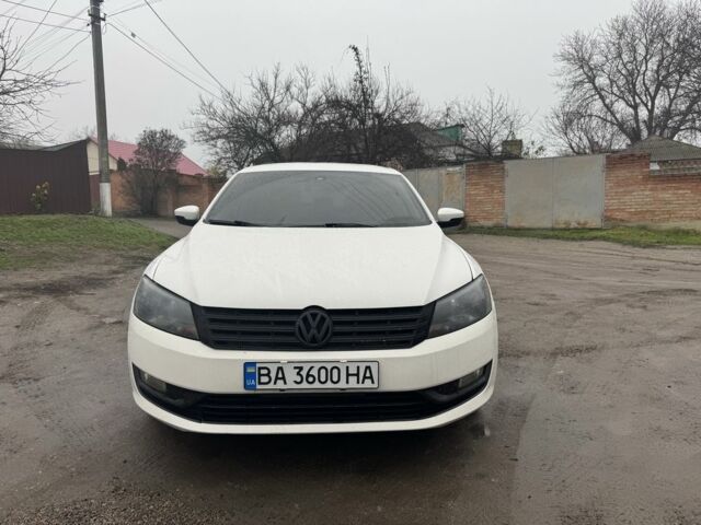 Белый Фольксваген Пассат, объемом двигателя 2.5 л и пробегом 201 тыс. км за 10400 $, фото 2 на Automoto.ua