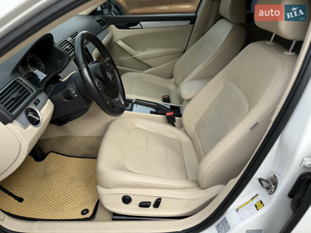 Белый Фольксваген Пассат, объемом двигателя 2.48 л и пробегом 125 тыс. км за 9900 $, фото 30 на Automoto.ua