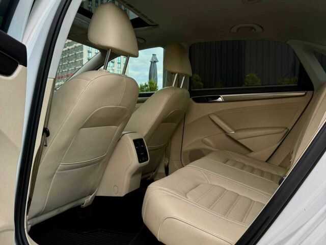 Фольксваген Пассат 2012 в Киеве на Automoto.ua Белый Фольксваген Пассат, объемом двигателя 3.6 л и пробегом 137 тыс. км за 10900 $, фото 16 на Automoto.ua