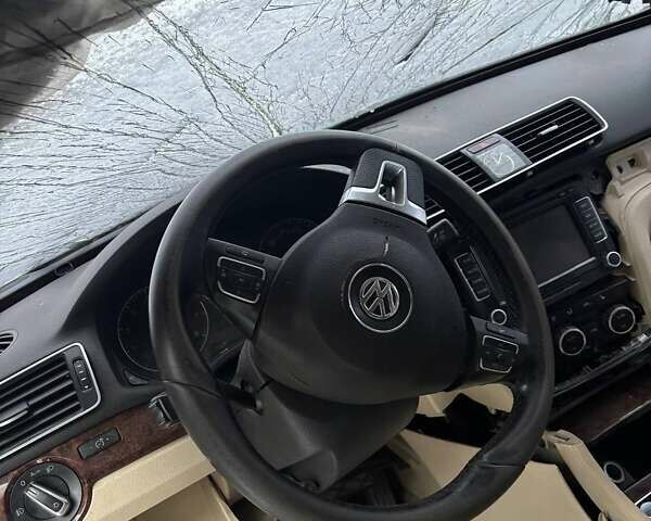 Белый Фольксваген Пассат, объемом двигателя 2.5 л и пробегом 289 тыс. км за 3500 $, фото 5 на Automoto.ua