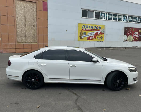 Белый Фольксваген Пассат, объемом двигателя 3.6 л и пробегом 205 тыс. км за 11800 $, фото 3 на Automoto.ua