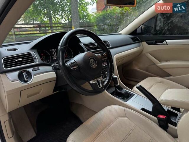 Белый Фольксваген Пассат, объемом двигателя 2.5 л и пробегом 225 тыс. км за 10590 $, фото 9 на Automoto.ua