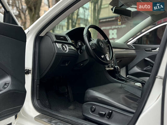 Білий Фольксваген Пассат, об'ємом двигуна 2.5 л та пробігом 322 тис. км за 9999 $, фото 19 на Automoto.ua