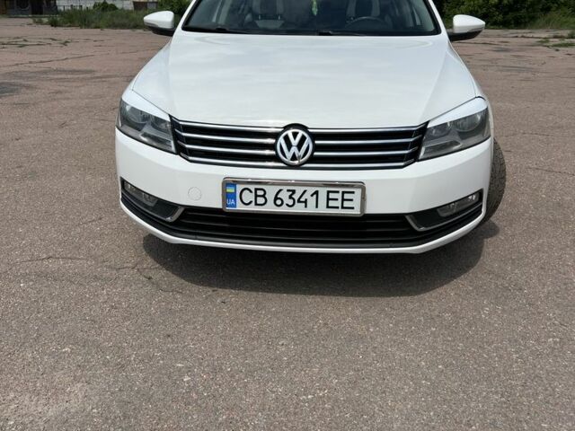 Белый Фольксваген Пассат, объемом двигателя 1.8 л и пробегом 140 тыс. км за 9300 $, фото 1 на Automoto.ua