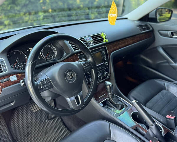 Белый Фольксваген Пассат, объемом двигателя 2 л и пробегом 178 тыс. км за 13000 $, фото 33 на Automoto.ua