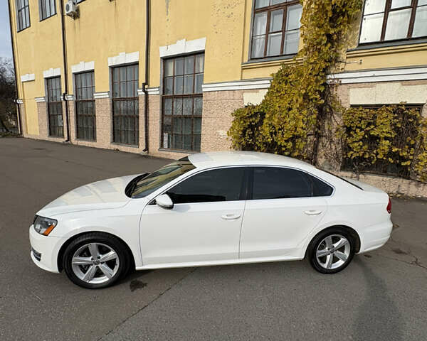 Білий Фольксваген Пассат, об'ємом двигуна 2.48 л та пробігом 237 тис. км за 9500 $, фото 3 на Automoto.ua