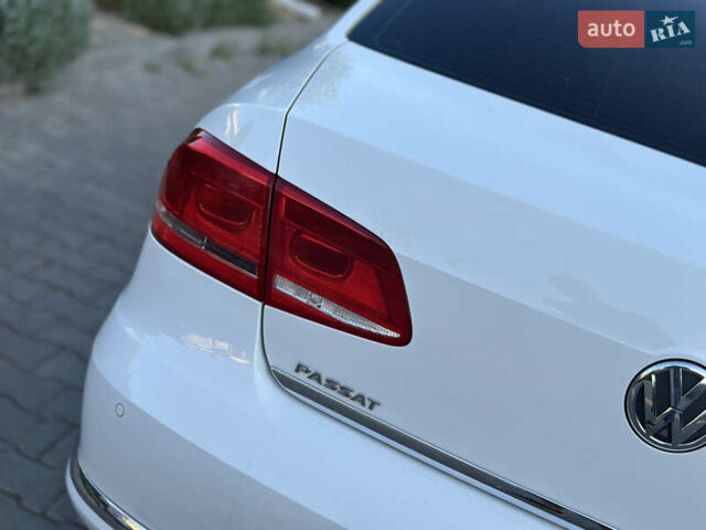 Білий Фольксваген Пассат, об'ємом двигуна 1.97 л та пробігом 190 тис. км за 12200 $, фото 20 на Automoto.ua