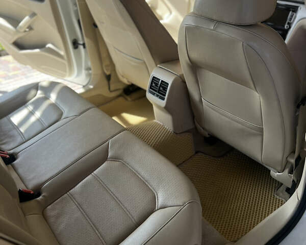 Белый Фольксваген Пассат, объемом двигателя 2.5 л и пробегом 136 тыс. км за 11100 $, фото 22 на Automoto.ua