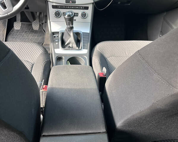 Белый Фольксваген Пассат, объемом двигателя 1.8 л и пробегом 143 тыс. км за 10500 $, фото 19 на Automoto.ua