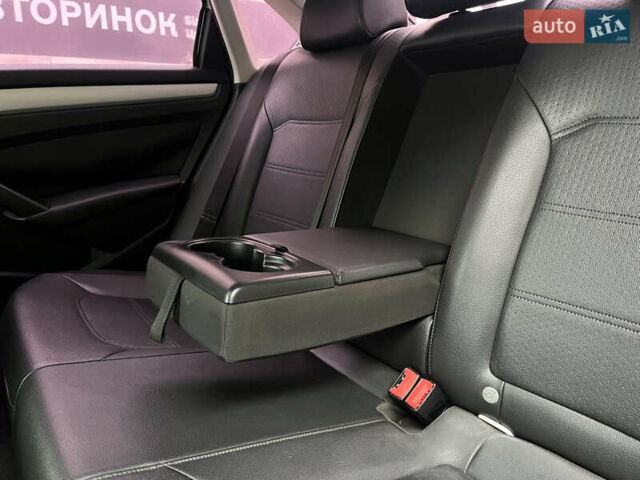 Белый Фольксваген Пассат, объемом двигателя 2.48 л и пробегом 213 тыс. км за 9400 $, фото 19 на Automoto.ua