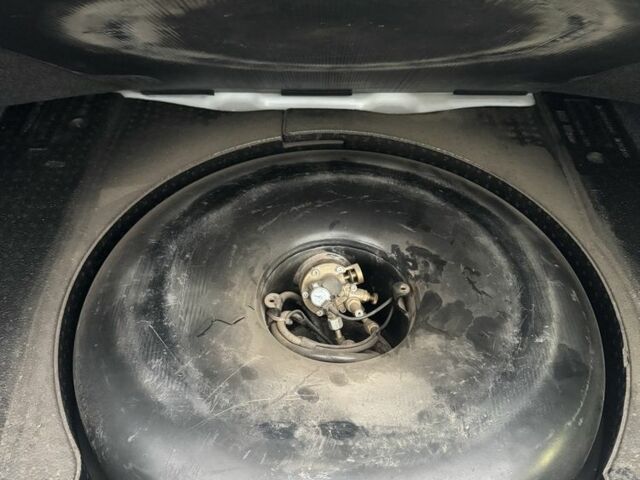 Белый Фольксваген Пассат, объемом двигателя 2.5 л и пробегом 201 тыс. км за 10400 $, фото 9 на Automoto.ua