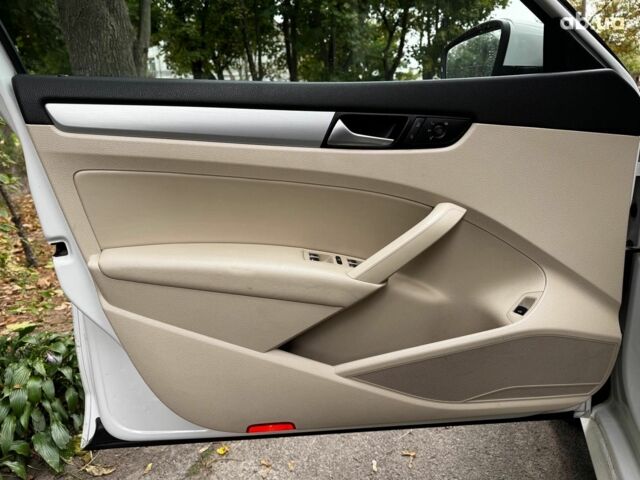 Белый Фольксваген Пассат, объемом двигателя 2.5 л и пробегом 225 тыс. км за 10590 $, фото 9 на Automoto.ua