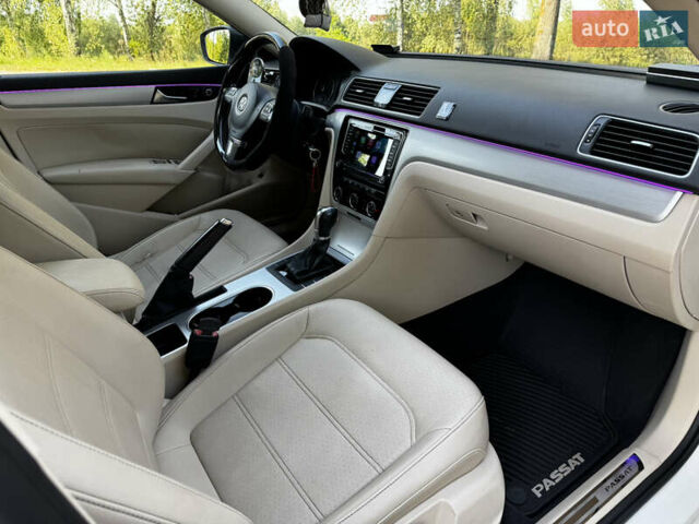 Белый Фольксваген Пассат, объемом двигателя 2.5 л и пробегом 188 тыс. км за 10990 $, фото 20 на Automoto.ua