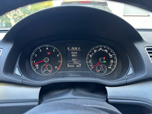 Білий Фольксваген Пассат, об'ємом двигуна 2.5 л та пробігом 209 тис. км за 9300 $, фото 11 на Automoto.ua