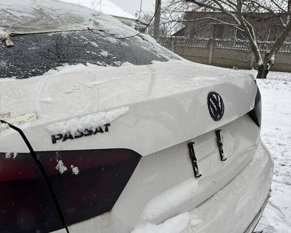 Белый Фольксваген Пассат, объемом двигателя 2.5 л и пробегом 289 тыс. км за 3500 $, фото 4 на Automoto.ua