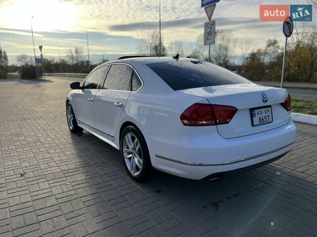 Білий Фольксваген Пассат, об'ємом двигуна 2.48 л та пробігом 203 тис. км за 12500 $, фото 4 на Automoto.ua
