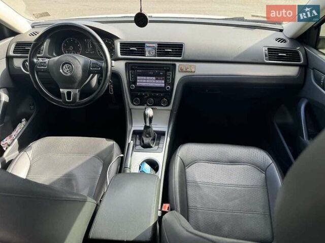 Белый Фольксваген Пассат, объемом двигателя 2.5 л и пробегом 270 тыс. км за 8799 $, фото 25 на Automoto.ua