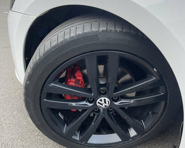 Белый Фольксваген Пассат, объемом двигателя 3.6 л и пробегом 205 тыс. км за 11800 $, фото 10 на Automoto.ua