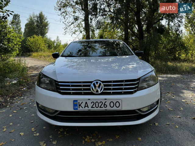Белый Фольксваген Пассат, объемом двигателя 2.5 л и пробегом 188 тыс. км за 10990 $, фото 2 на Automoto.ua
