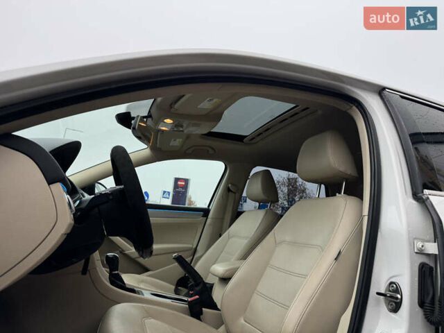 Белый Фольксваген Пассат, объемом двигателя 2.5 л и пробегом 188 тыс. км за 10590 $, фото 27 на Automoto.ua